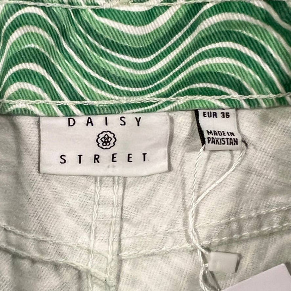 Green wave Daisy Street Wavy Mom Jeans - Picture 6 of 8